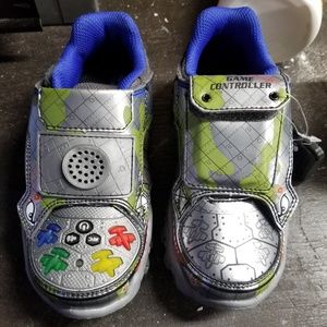 Boys sketchers game kicks